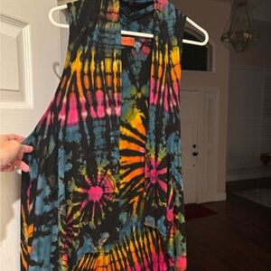 Vibrant Tie-Dye Sleeveless vest